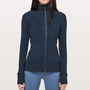 Movement to movement size 4 BNWT LULULEMON offers